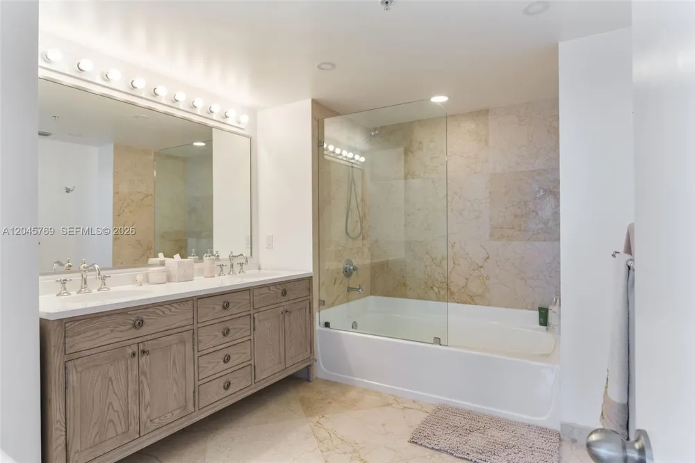 601 NE 36th St #3112 Miami, FL 33137
