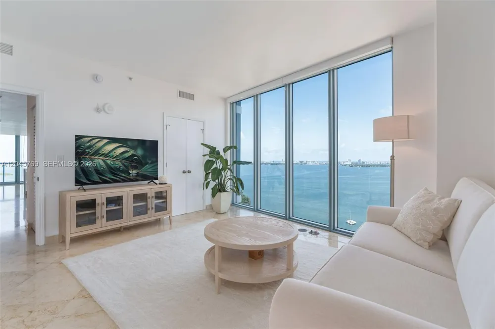 601 NE 36th St #3112 Miami, FL 33137