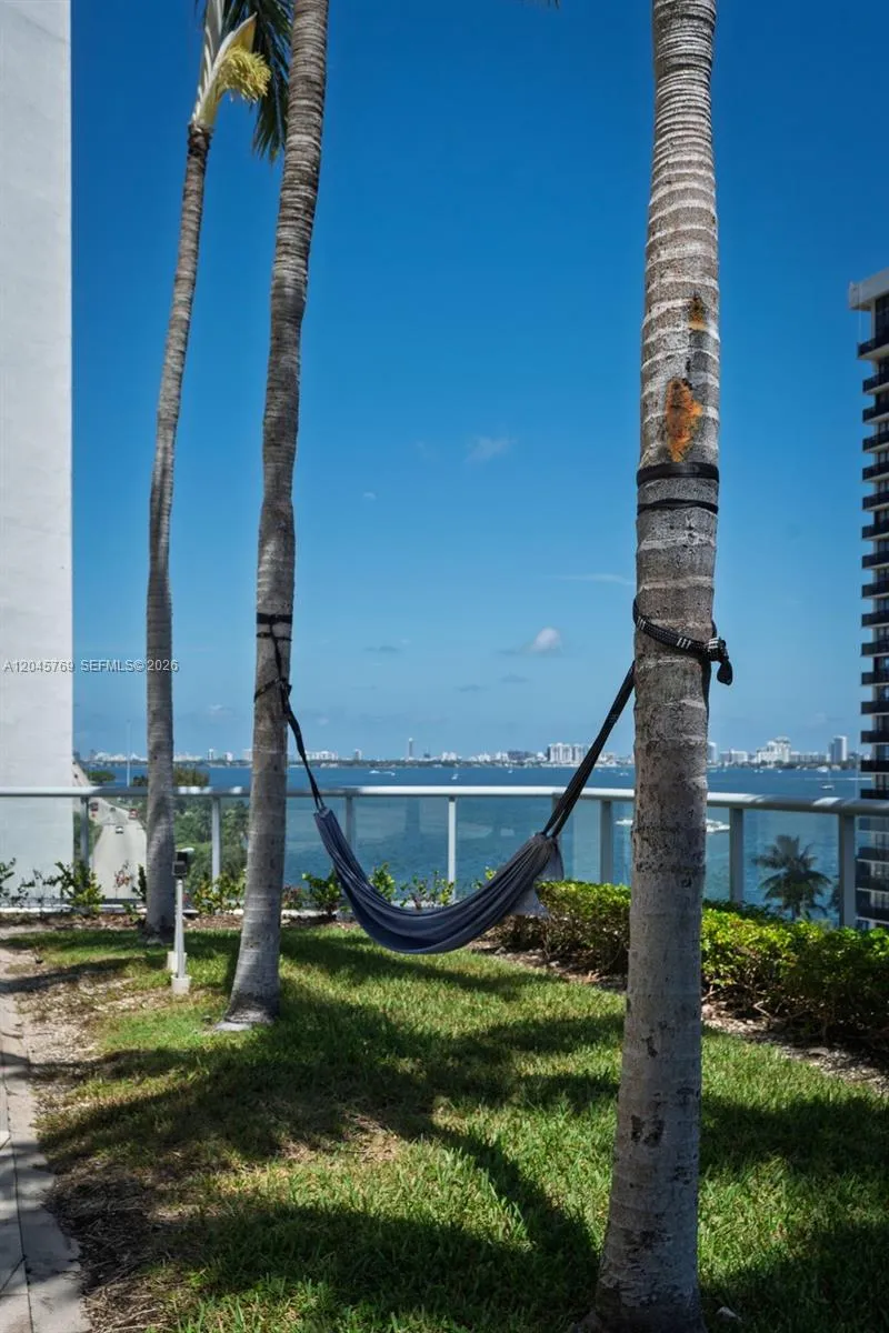 601 NE 36th St #3112 Miami, FL 33137