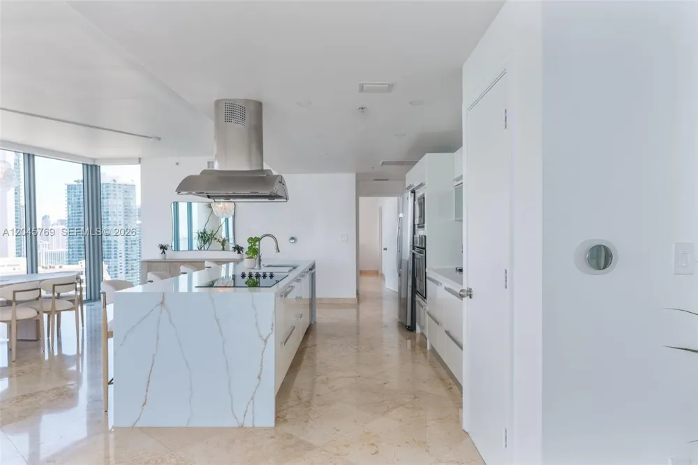 601 NE 36th St #3112 Miami, FL 33137