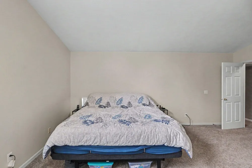 678 Apache Drive Fremont City, MI 49412