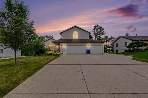 678 Apache Drive