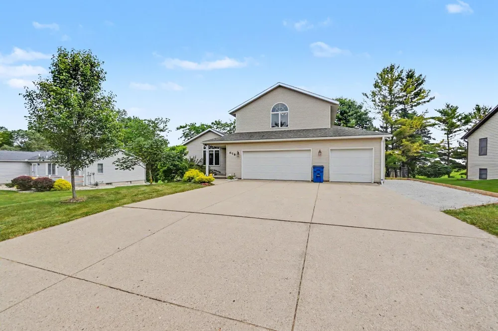 678 Apache Drive Fremont City, MI 49412
