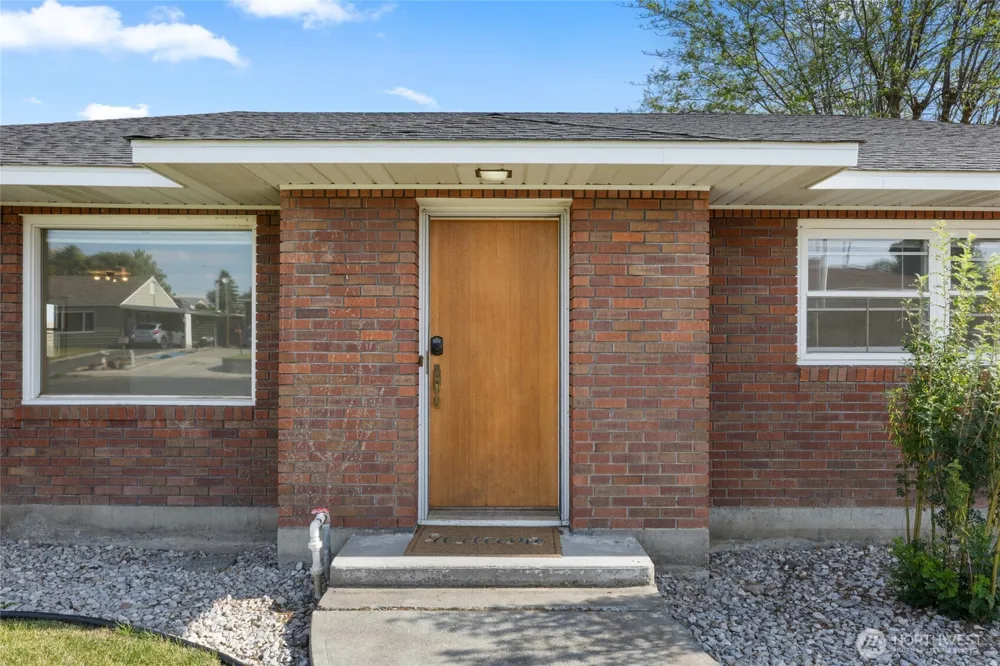 204 E 6th Street Lind, WA 99341