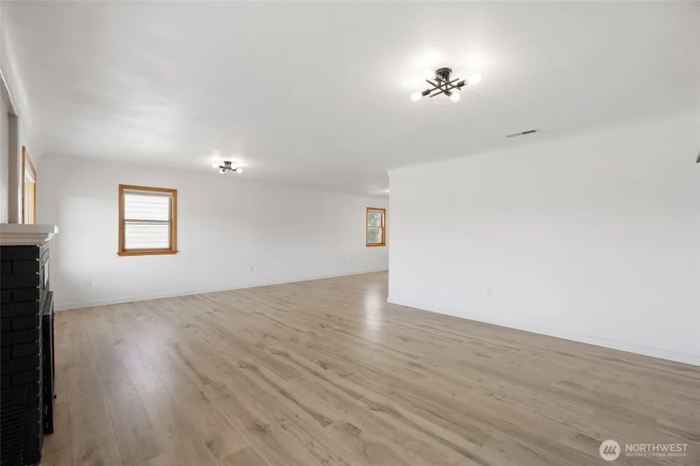 204 E 6th Street Lind, WA 99341