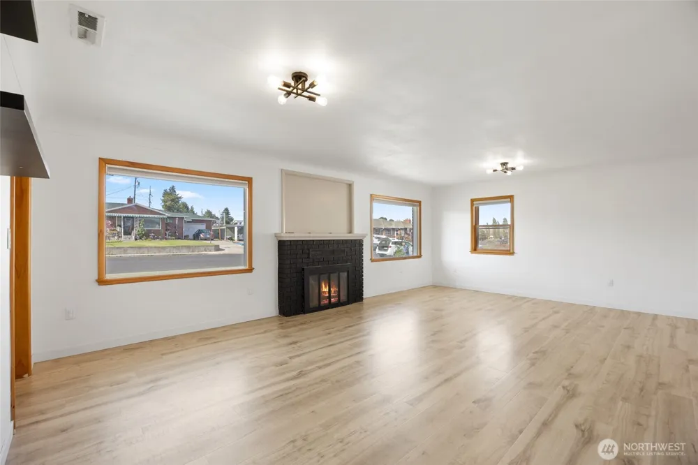 204 E 6th Street Lind, WA 99341