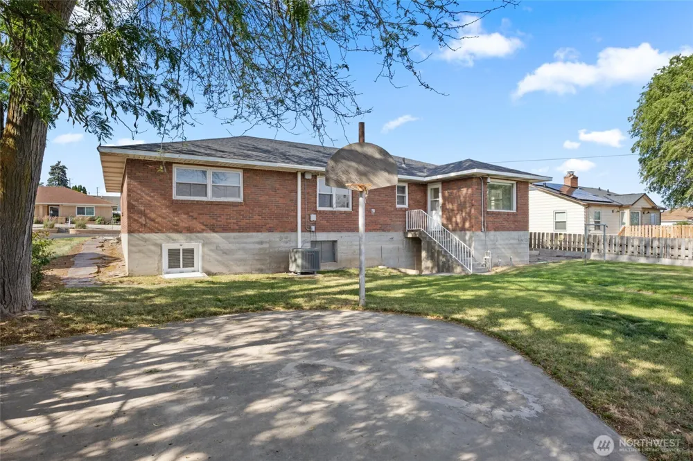 204 E 6th Street Lind, WA 99341