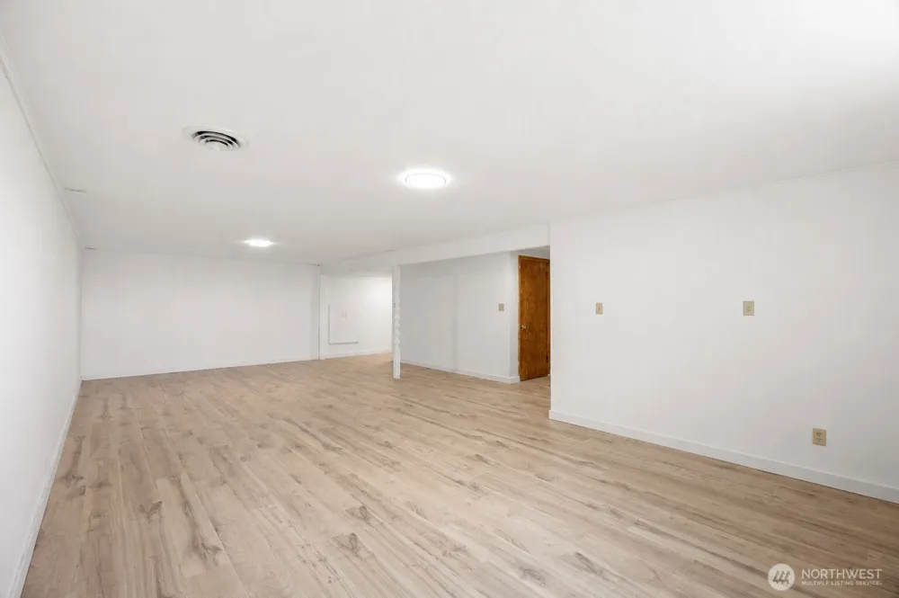 204 E 6th Street Lind, WA 99341