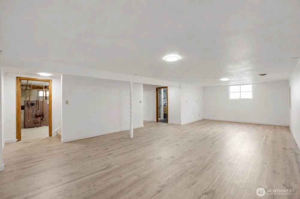 204 E 6th Street Lind, WA 99341