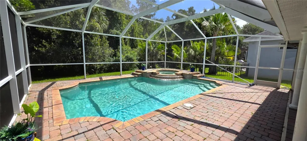 11609 GREENSLEEVE AVENUE Tampa, FL 33626