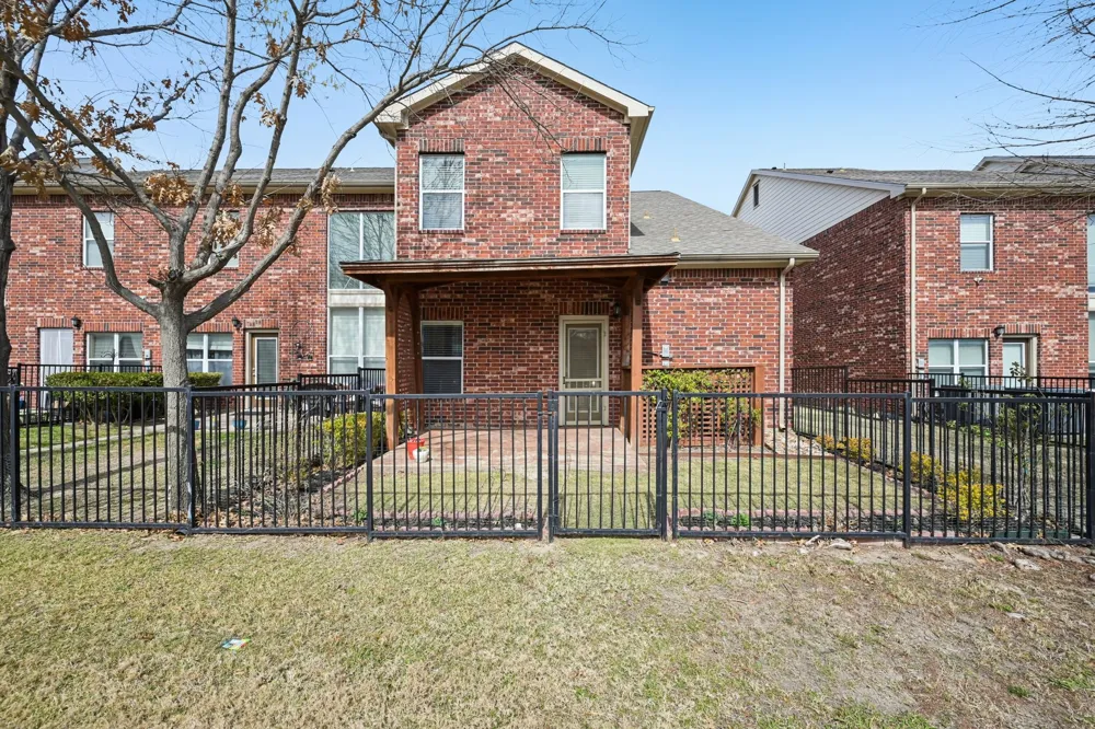 1049 Colonial Drive Coppell, TX 75019