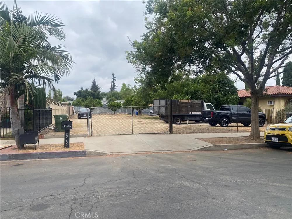 18565 Ingomar Reseda, CA 91335