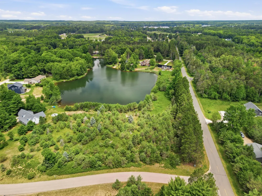 6152 Kilkenny Drive Canadian Lakes, MI 49346