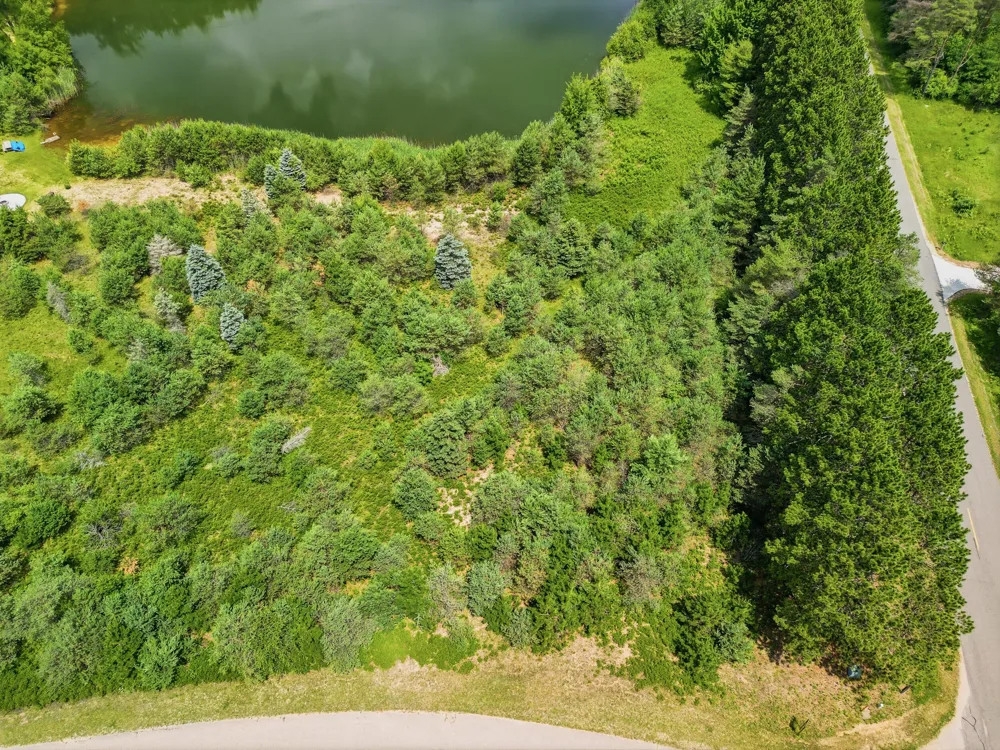 6152 Kilkenny Drive Canadian Lakes, MI 49346