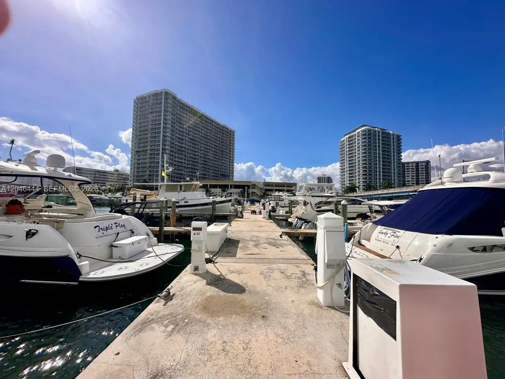 7601 E Treasure Dr North Bay Village, FL 33141