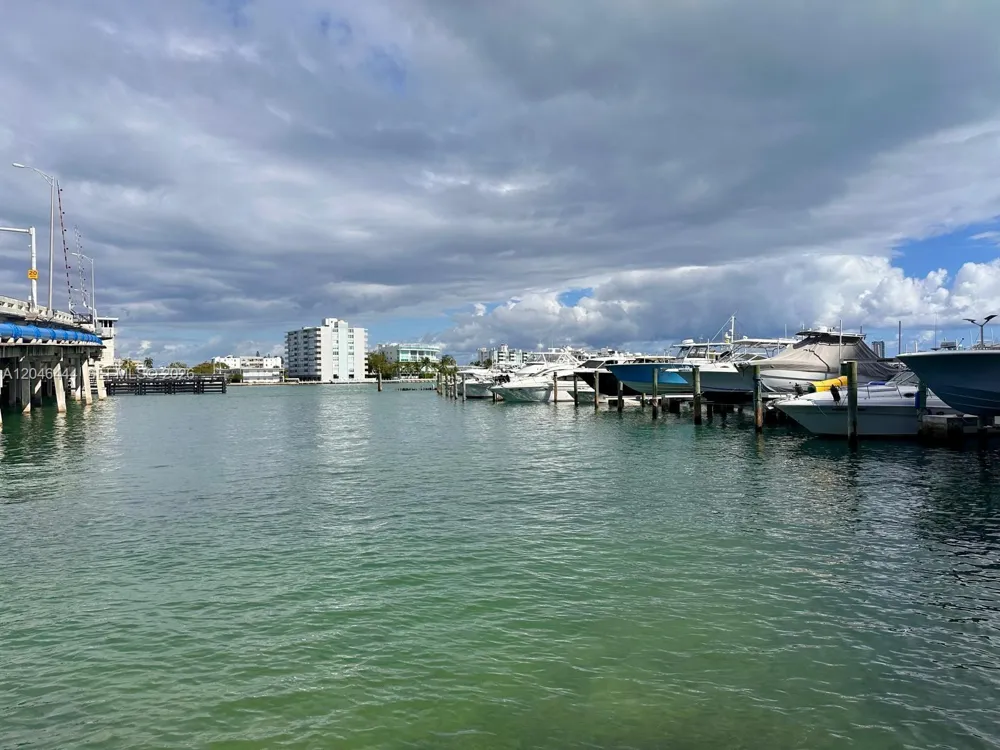7601 E Treasure Dr North Bay Village, FL 33141