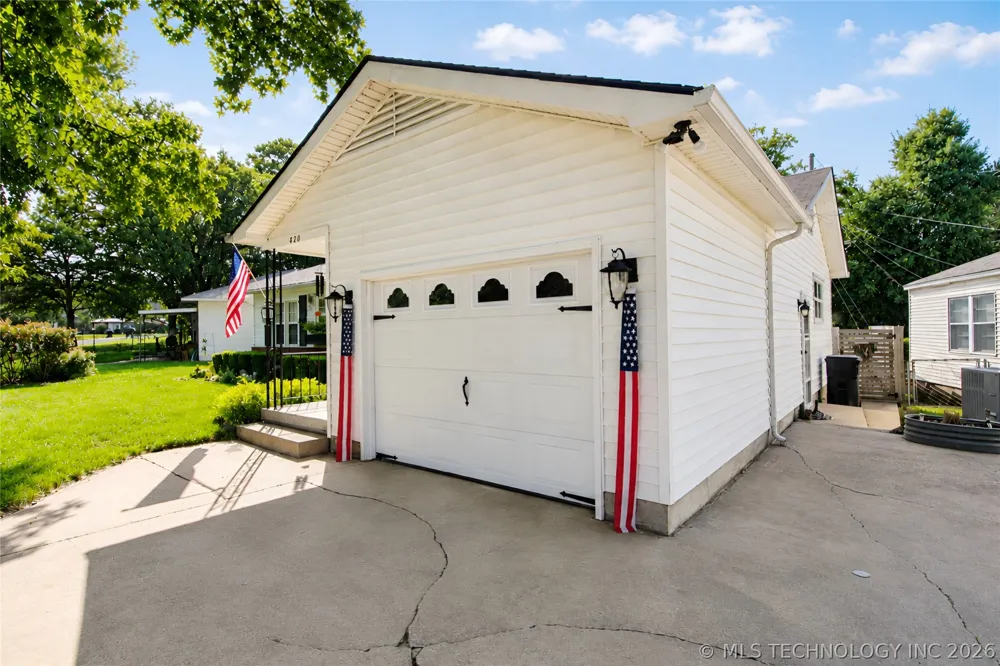 420 E 19th Street Okmulgee, OK 74447