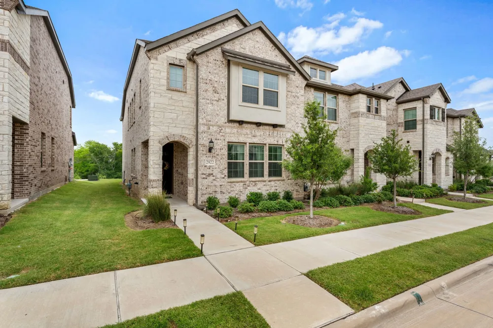 2922 Alto Drive Sachse, TX 75048