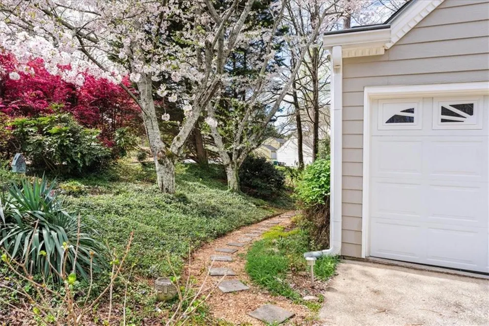 11190 Abbotts Station Drive Johns Creek, GA 30097