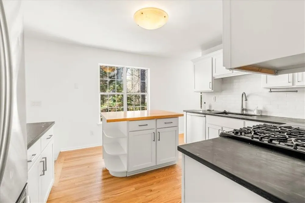 11190 Abbotts Station Drive Johns Creek, GA 30097