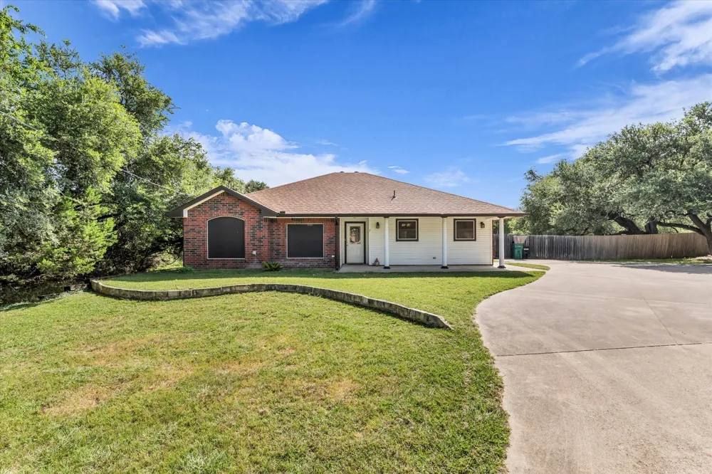 7 Market Loop Morgans Point Resort, TX 76513