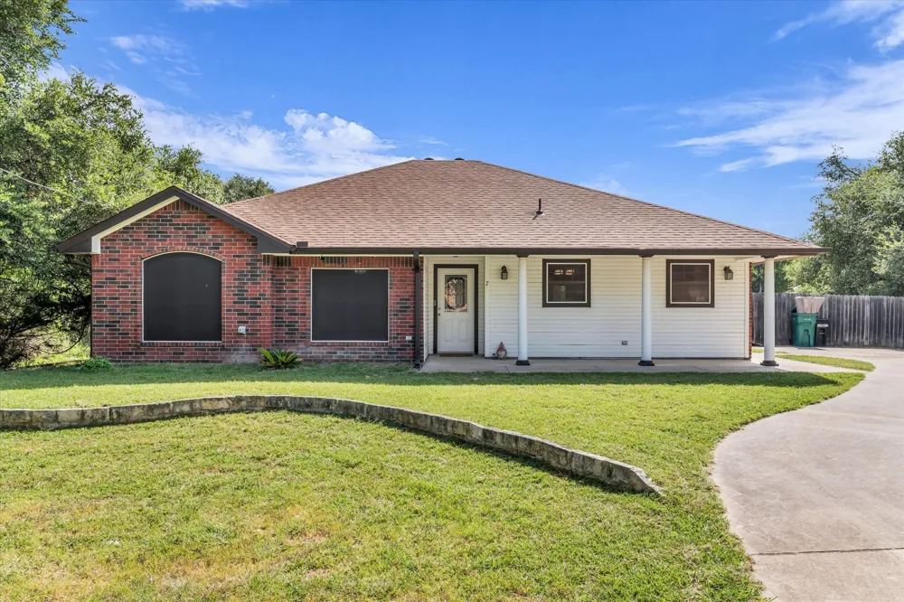 7 Market Loop Morgans Point Resort, TX 76513