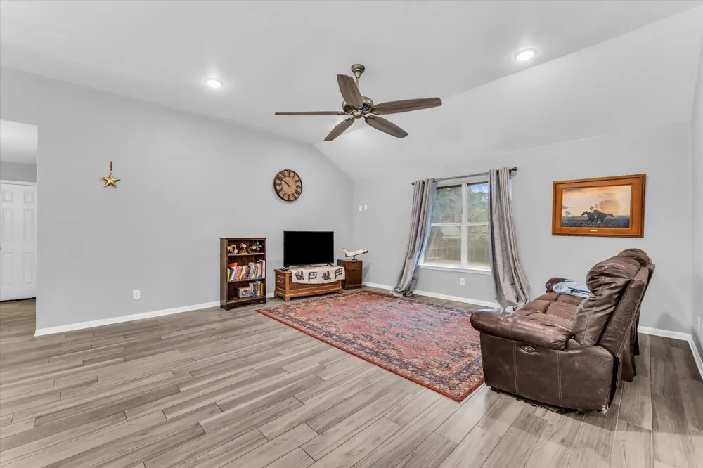 7 Market Loop Morgans Point Resort, TX 76513