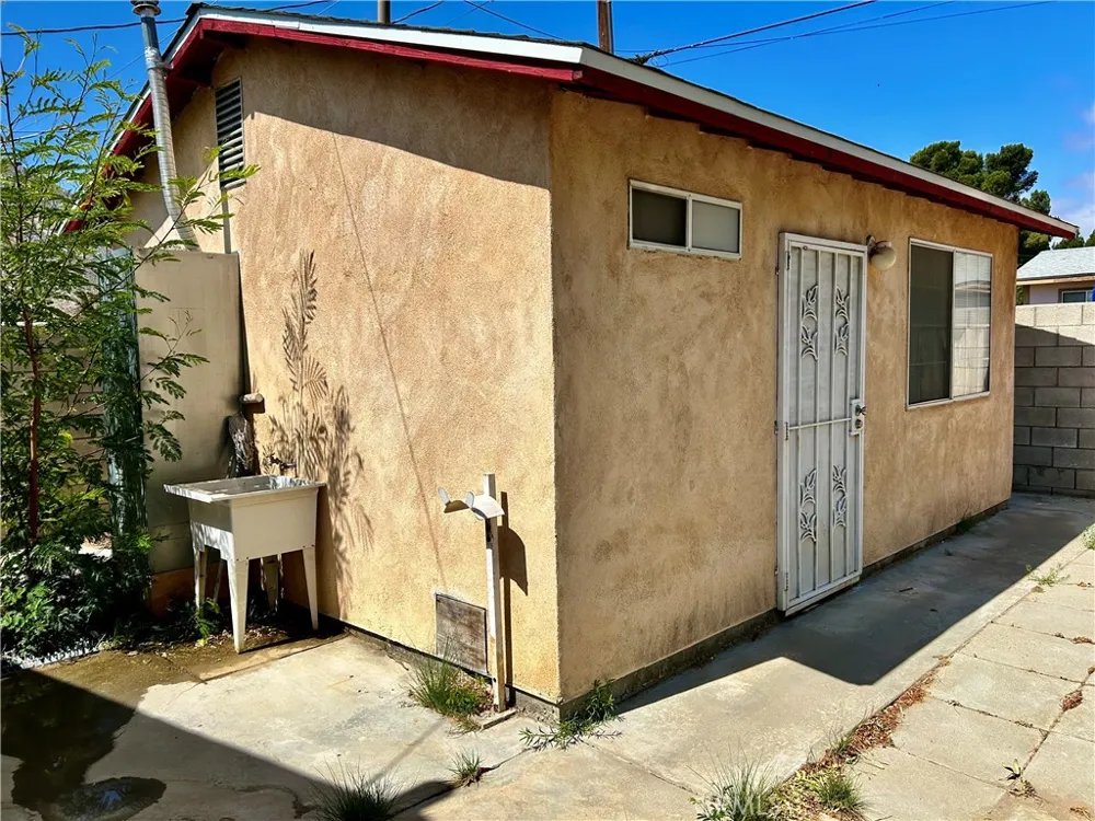 14547 Mission Street Cabazon, CA 92230