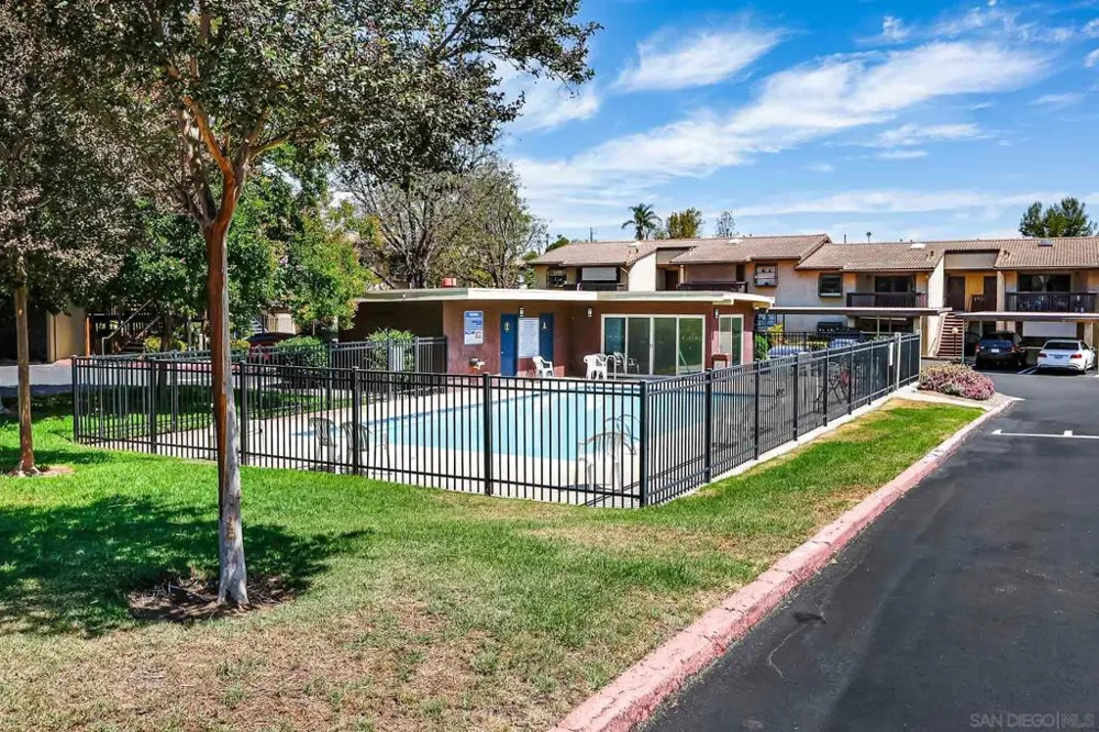440 Citracado Parkway #5 Escondido, CA 92025