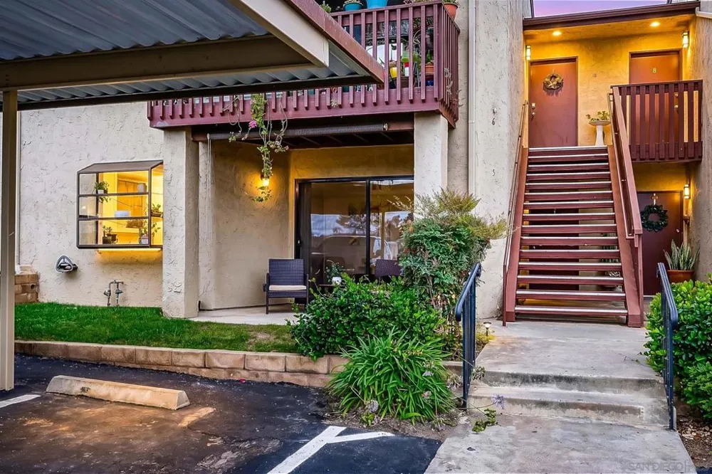 440 Citracado Parkway #5 Escondido, CA 92025