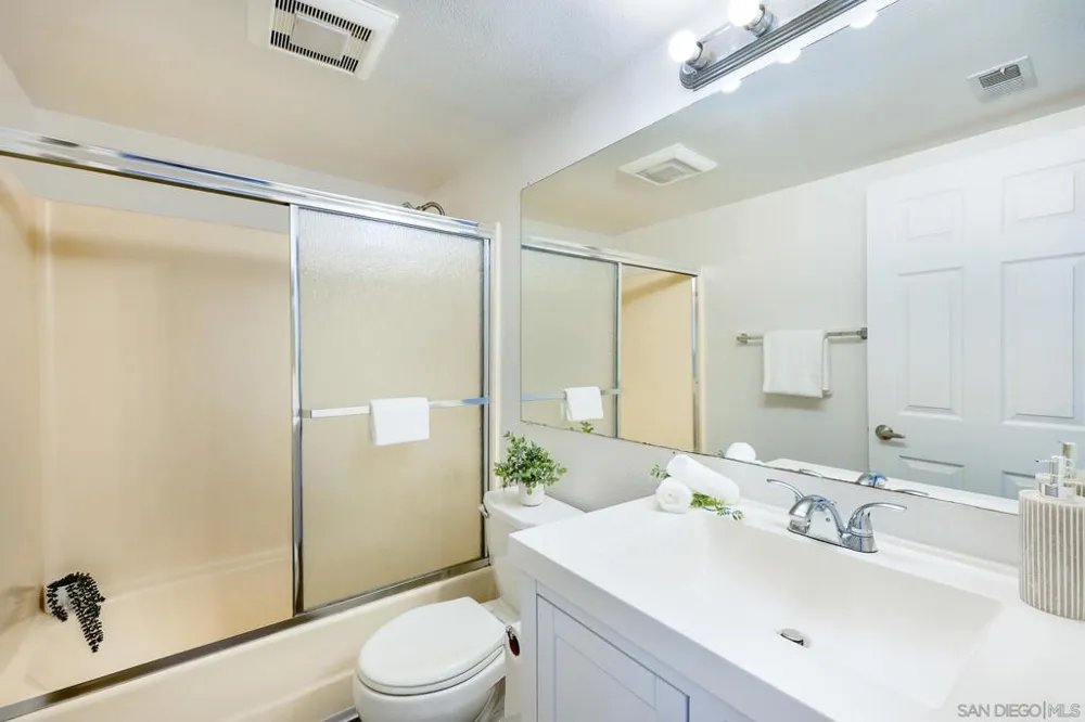 440 Citracado Parkway #5 Escondido, CA 92025