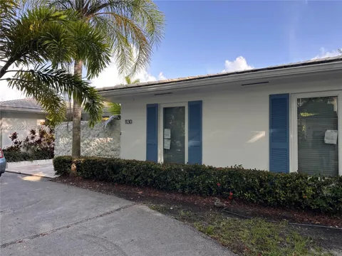1130 Cotorro Ave #1130