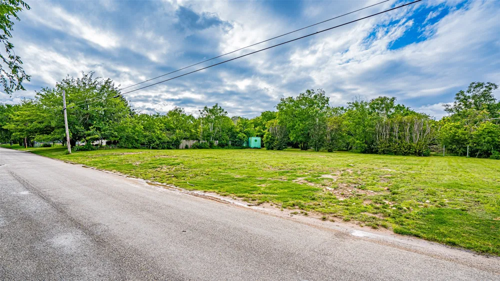 Crow Street Stephenville, TX 76401