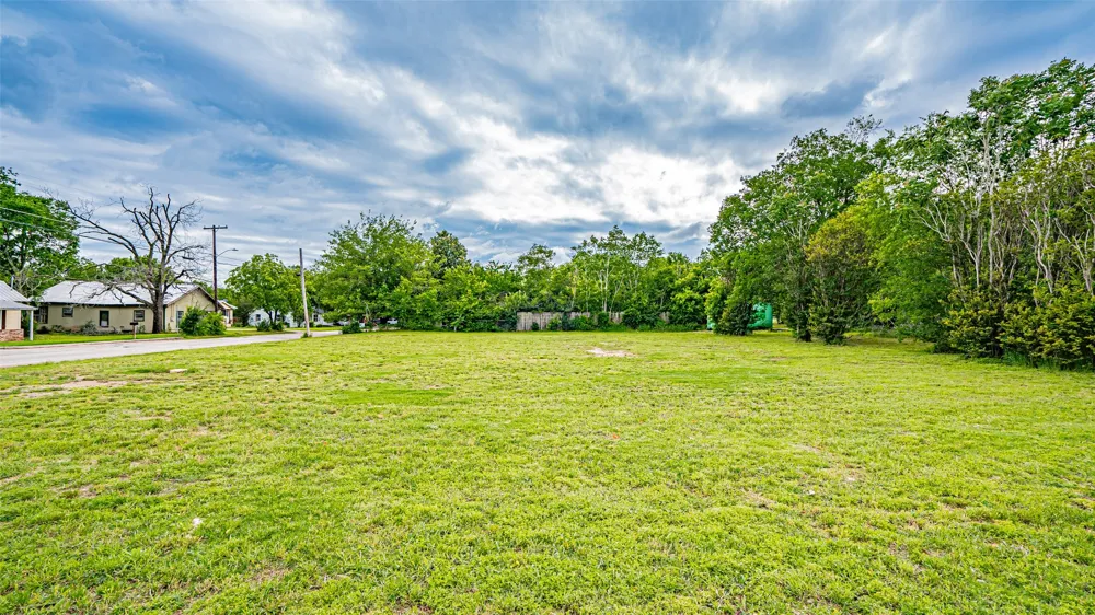 Crow Street Stephenville, TX 76401