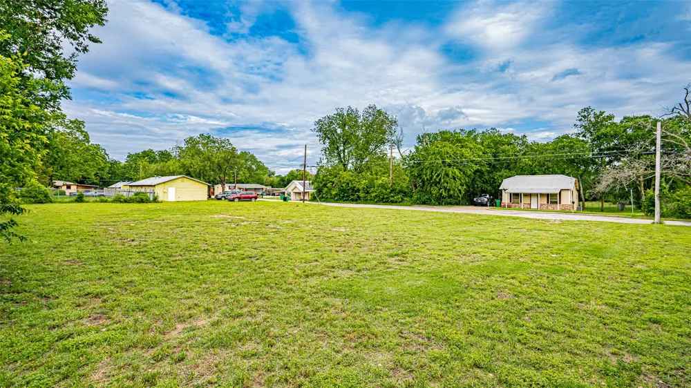 Crow Street Stephenville, TX 76401