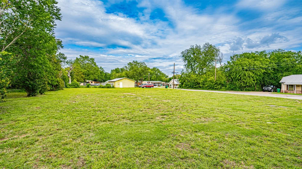 Crow Street Stephenville, TX 76401