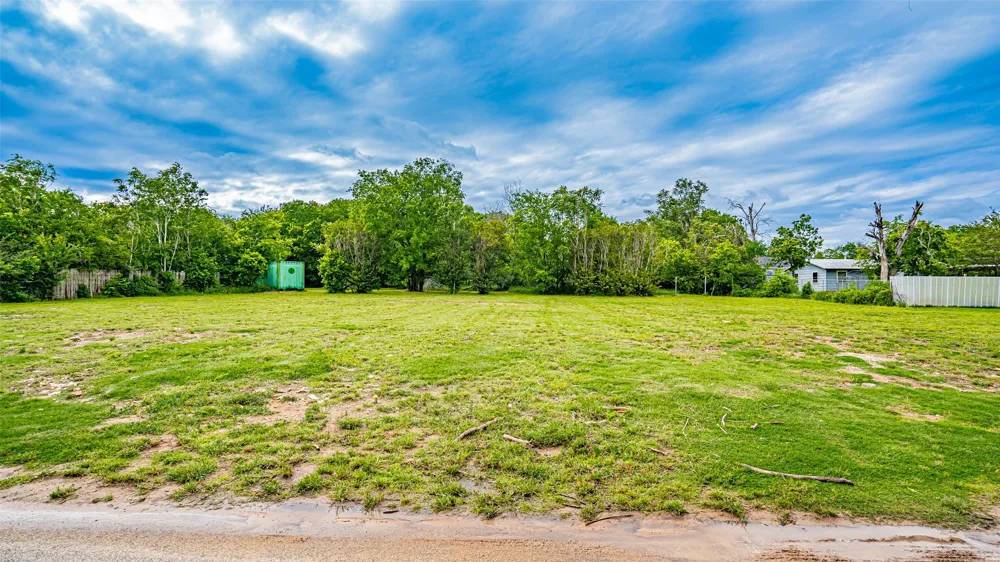 Crow Street Stephenville, TX 76401