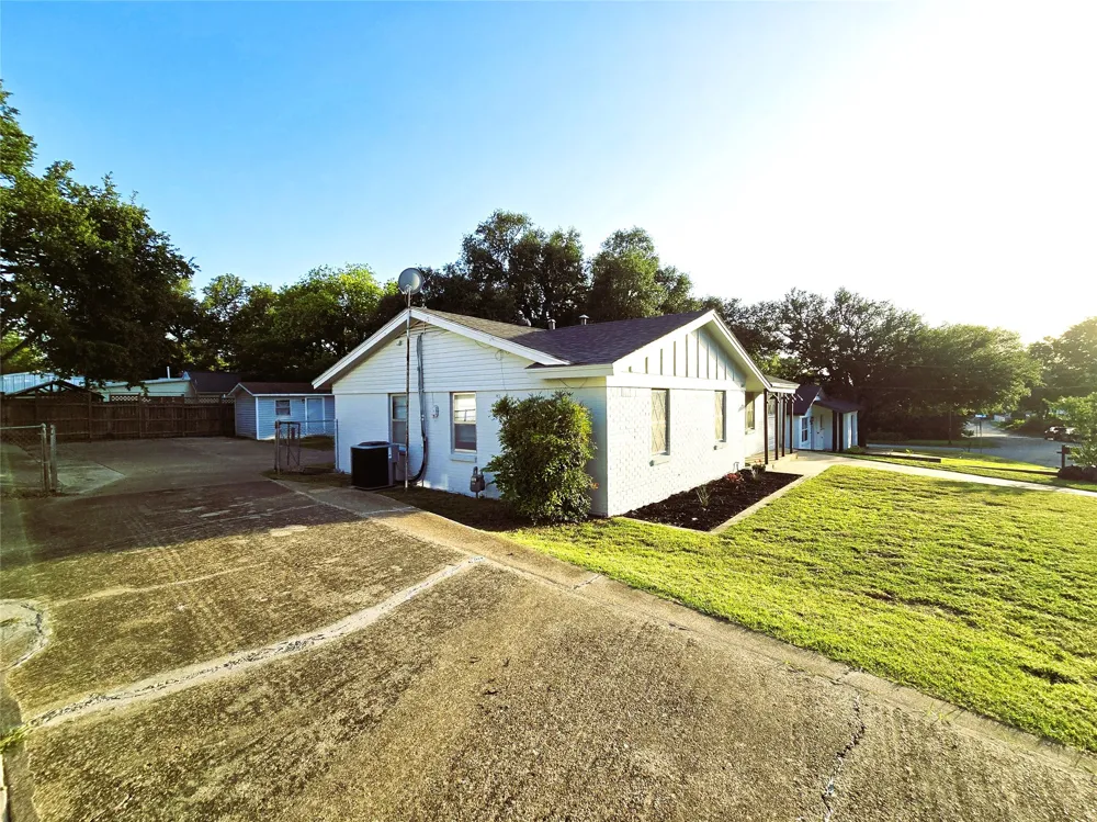 604 E 4th Street Weatherford, TX 76086