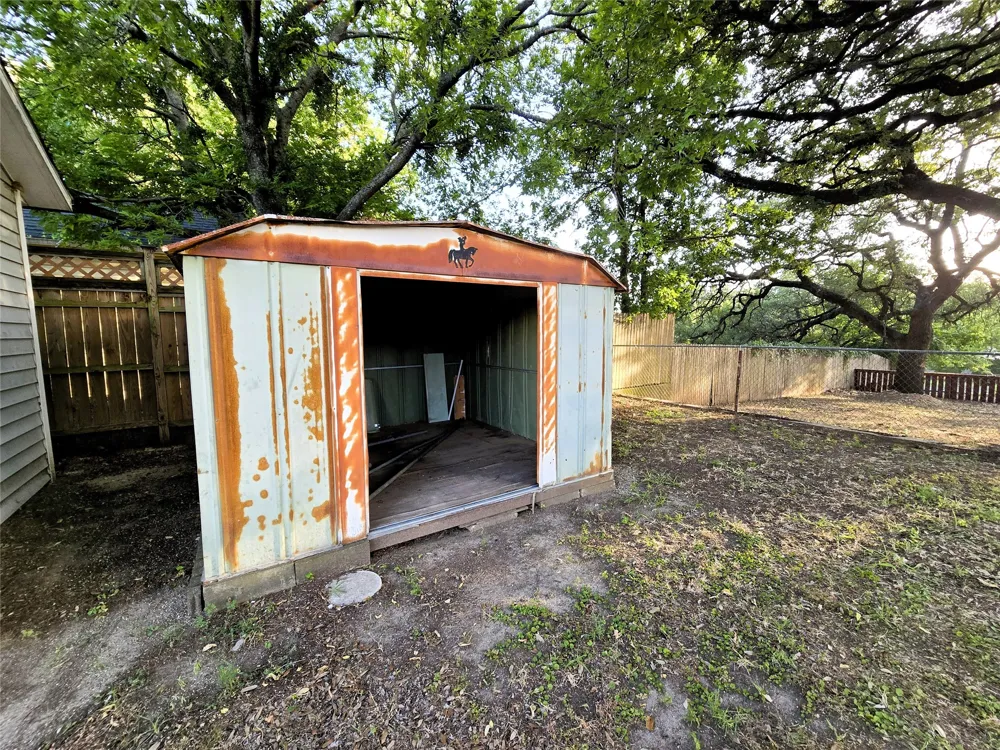604 E 4th Street Weatherford, TX 76086