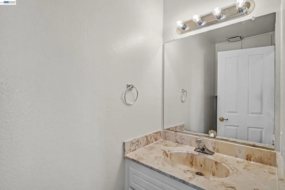 2279 Clearview Cir Benicia, CA 94510