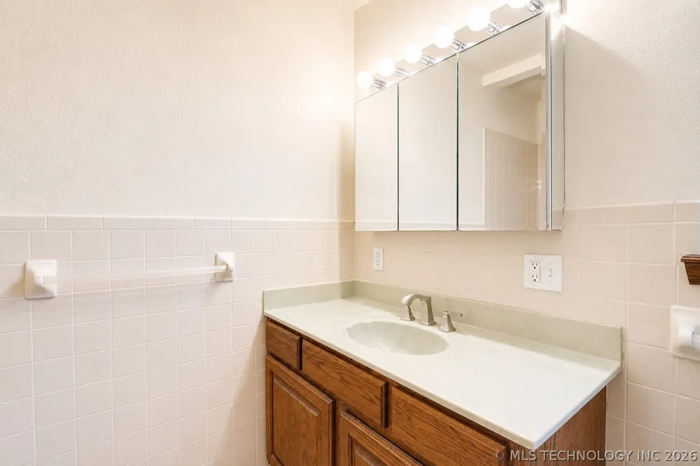 322 E Young Street Morris, OK 74445