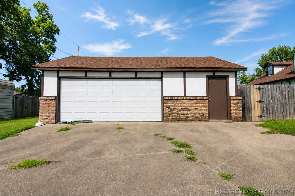 322 E Young Street Morris, OK 74445