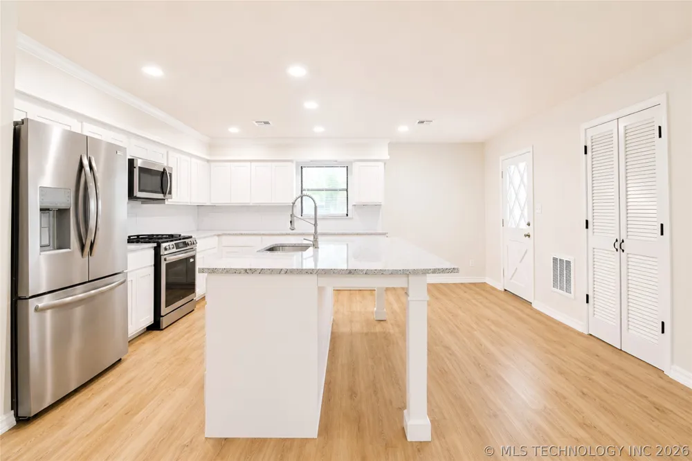 322 E Young Street Morris, OK 74445