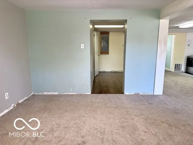 1505 E Wabash Avenue Crawfordsville, IN 47933