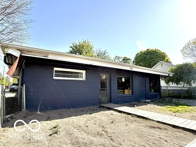 1505 E Wabash Avenue Crawfordsville, IN 47933