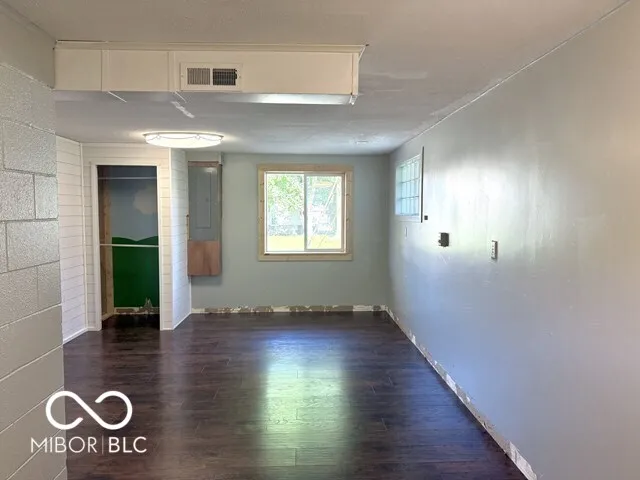 1505 E Wabash Avenue Crawfordsville, IN 47933