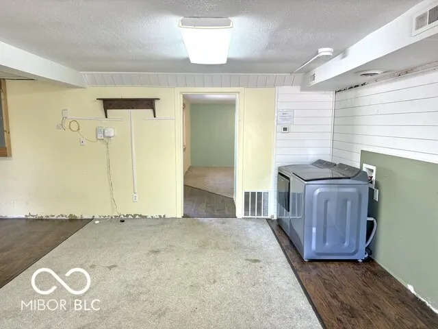 1505 E Wabash Avenue Crawfordsville, IN 47933