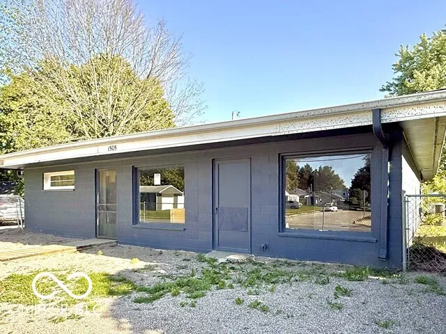 1505 E Wabash Avenue Crawfordsville, IN 47933