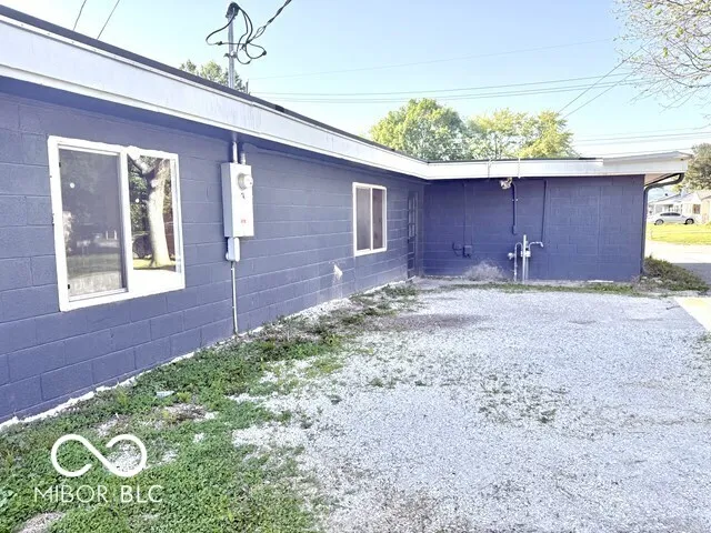 1505 E Wabash Avenue Crawfordsville, IN 47933
