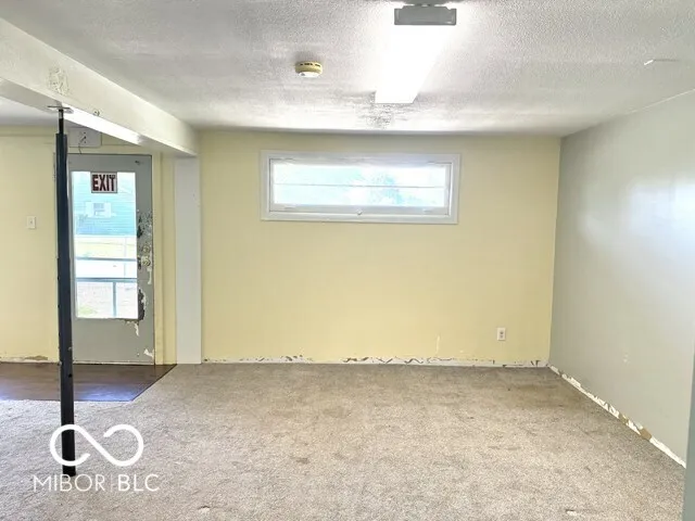 1505 E Wabash Avenue Crawfordsville, IN 47933